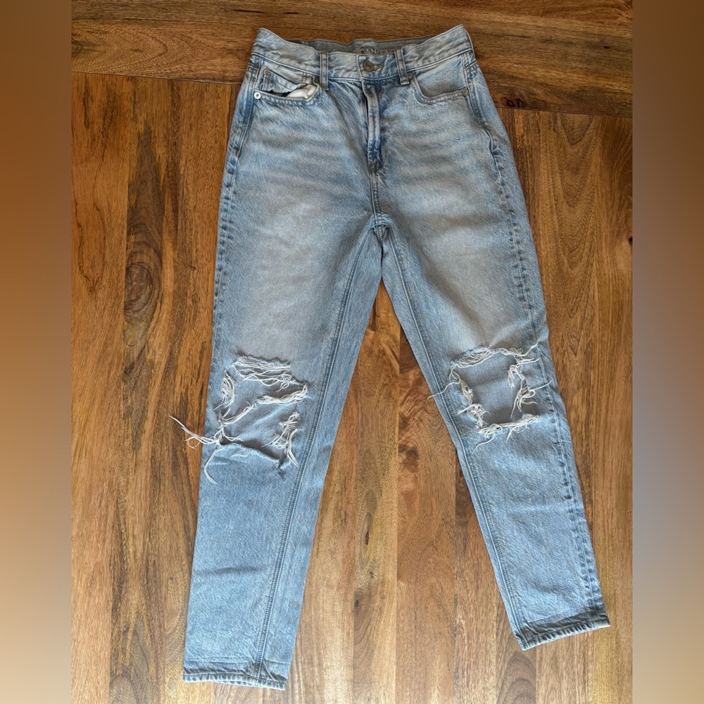 American Eagle Outfitters Light Blue Distressed Boyfriend Jeans